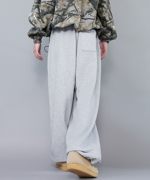 SPINNS（スピンズ）の「カラースウェットパンツ/２タック/ボリュームワイドシルエット/ユニセックス（スウェットパンツ・メンズ・ピンク/チャコール/杢グレー/アッシュグレー/ブラック・L/M/S）」の14枚目の写真