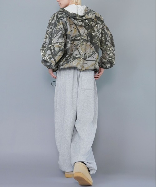 SPINNS（スピンズ）の「カラースウェットパンツ/２タック/ボリュームワイドシルエット/ユニセックス（スウェットパンツ・メンズ・ピンク/チャコール/杢グレー/アッシュグレー/ブラック・L/M/S）」の22枚目の写真