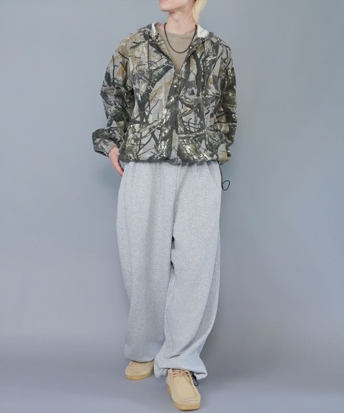 SPINNS（スピンズ）の「カラースウェットパンツ/２タック/ボリュームワイドシルエット/ユニセックス（スウェットパンツ・メンズ・ピンク/チャコール/杢グレー/アッシュグレー/ブラック・L/M/S）」の19枚目の写真