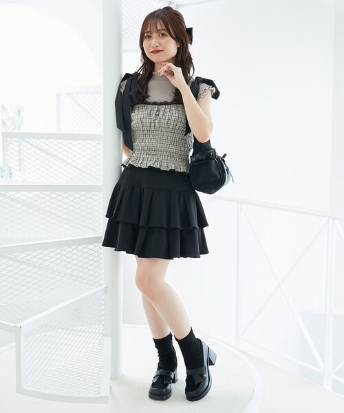 MAJESTIC LEGON（マジェスティックレゴン）の「配色肩リボンビスチェ（キャミソール・レディース・アイボリー/ベージュ系その他2/ブラック・MEDIUM）」の11枚目の写真