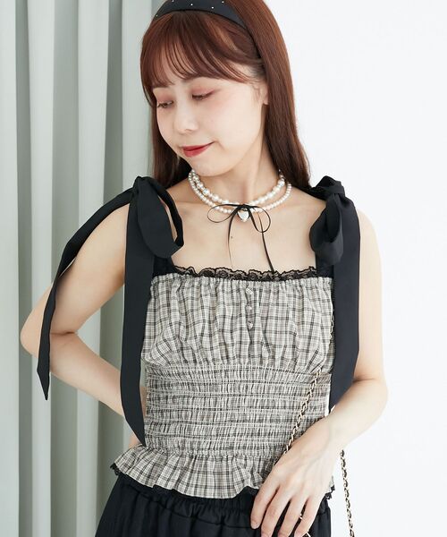 MAJESTIC LEGON（マジェスティックレゴン）の「配色肩リボンビスチェ（キャミソール・レディース・アイボリー/ベージュ系その他2/ブラック・MEDIUM）」の16枚目の写真