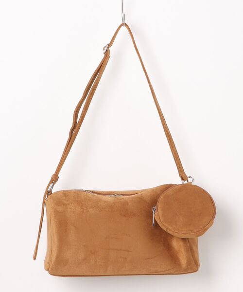 and it_（アンドイット）の「スエード横長ショルダーバッグ（ショルダーバッグ・レディース・ボルドー/キャメル/ダークブラウン/ブラック・FREE）」の4枚目の写真