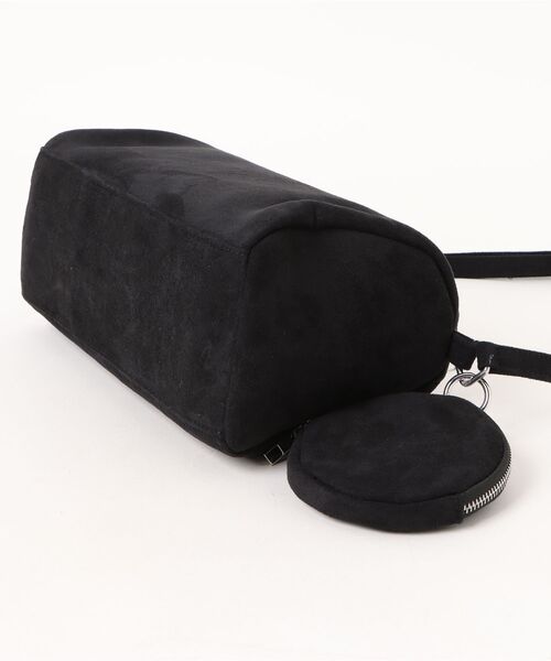 and it_（アンドイット）の「スエード横長ショルダーバッグ（ショルダーバッグ・レディース・ボルドー/キャメル/ダークブラウン/ブラック・FREE）」の6枚目の写真