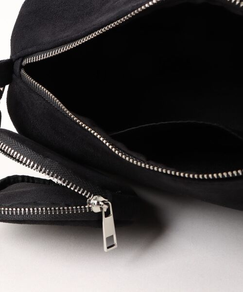 and it_（アンドイット）の「スエード横長ショルダーバッグ（ショルダーバッグ・レディース・ボルドー/キャメル/ダークブラウン/ブラック・FREE）」の7枚目の写真