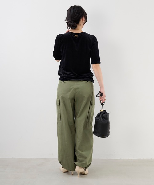 MICA&DEAL（マイカ＆ディール）の「シアーベロアTシャツ（Tシャツ/カットソー・レディース・ブルー/オフホワイト/ブラック/グレイッシュベージュ・FREE）」の14枚目の写真