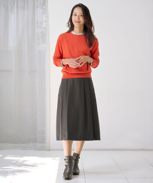 J.PRESS(ジェイプレス)の「CUPRAツイル タック スカート(スカート・レディース・ブラウン系/グレー系・T17/T15/T13)」の3枚目の写真