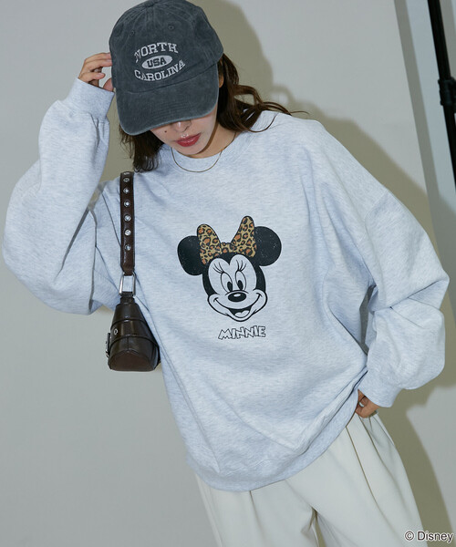 Disney（ディズニー）の「PUBLUX/パブリュクス 別注 MINNIE MOUSE GRAPHIC SWEAT/ミニーマウスプリントスウェット(限定展開)（スウェット・メンズ・レモンイエロー/サックスブルー/ライトグレー・SMALL/MEDIUM/LARGE）」の4枚目の写真