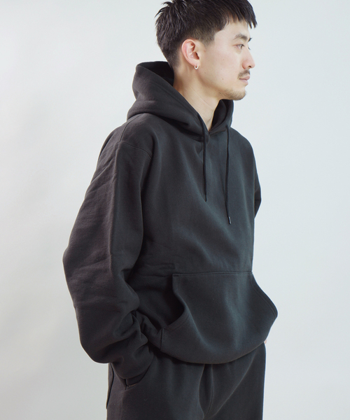 WISM(ウィズム)の「BASEMENT GEAR / ベースメントギア 15oz Garment Dye PO Hoodie(パーカー・メンズ・ブラウン/ネイビー/ブラック/ライトグレー/ブルー/ピンク・MEDIUM/LARGE/X-LARGE)」の11枚目の写真