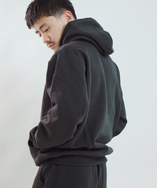 WISM(ウィズム)の「BASEMENT GEAR / ベースメントギア 15oz Garment Dye PO Hoodie(パーカー・メンズ・ブラウン/ネイビー/ブラック/ライトグレー/ブルー/ピンク・MEDIUM/LARGE/X-LARGE)」の12枚目の写真