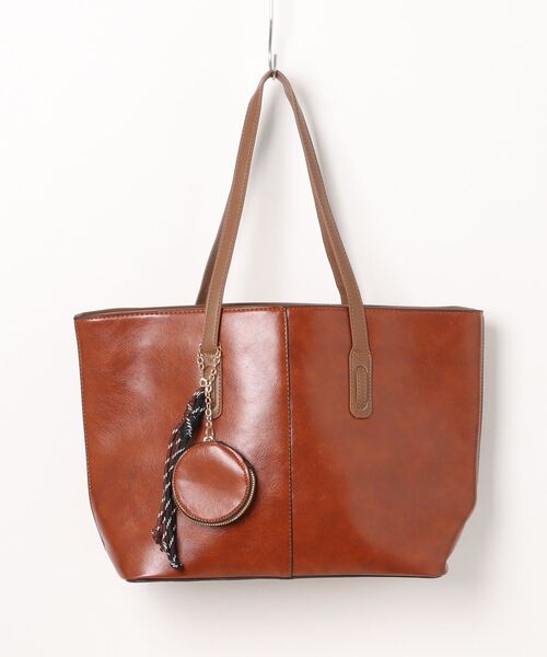 florist（フローリスト）の「【ポーチチャーム付・A4収納可】レザーライクバイカラートートバッグ/ビジネスバッグ（ビジネスバッグ・レディース・オフホワイト/ブラック/モカ/キャメル・FREE）」の12枚目の写真