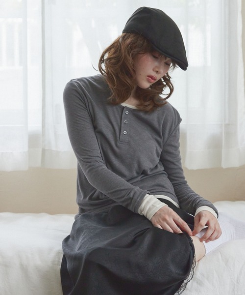 Unblend（アンブレンド）の「【Unblend】2ピースセット ヘンリーネック/クルーネック レイヤードロンT（Tシャツ/カットソー・レディース・ブラック/イエロー/ネイビー/チャコール・FREE）」の5枚目の写真