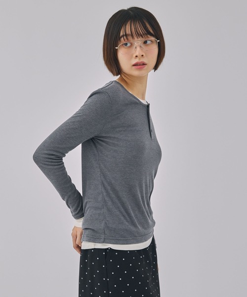 Unblend（アンブレンド）の「【Unblend】2ピースセット ヘンリーネック/クルーネック レイヤードロンT（Tシャツ/カットソー・レディース・ブラック/イエロー/ネイビー/チャコール・FREE）」の16枚目の写真