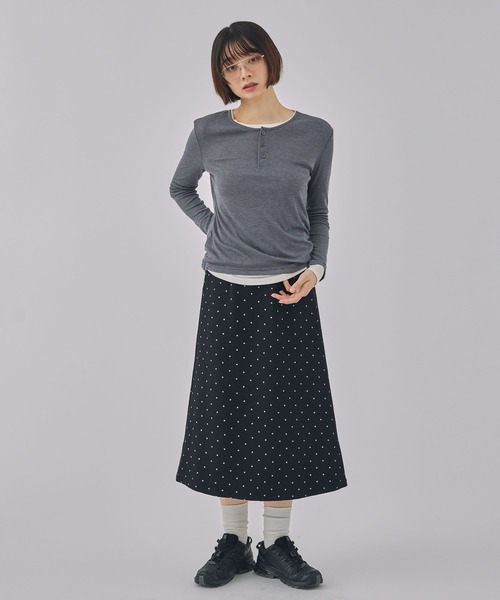 Unblend（アンブレンド）の「【Unblend】2ピースセット ヘンリーネック/クルーネック レイヤードロンT（Tシャツ/カットソー・レディース・ブラック/イエロー/ネイビー/チャコール・FREE）」の18枚目の写真
