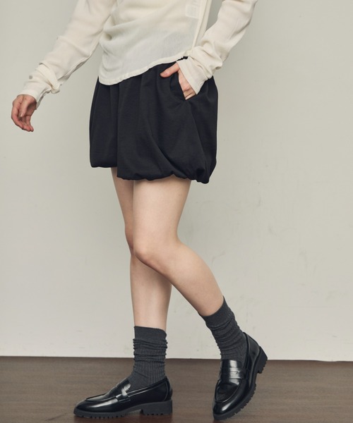 Trish(トリッシュ)の「バルーンミニパンツ(その他パンツ・レディース・アイボリー/ブラック・MEDIUM)」の4枚目の写真