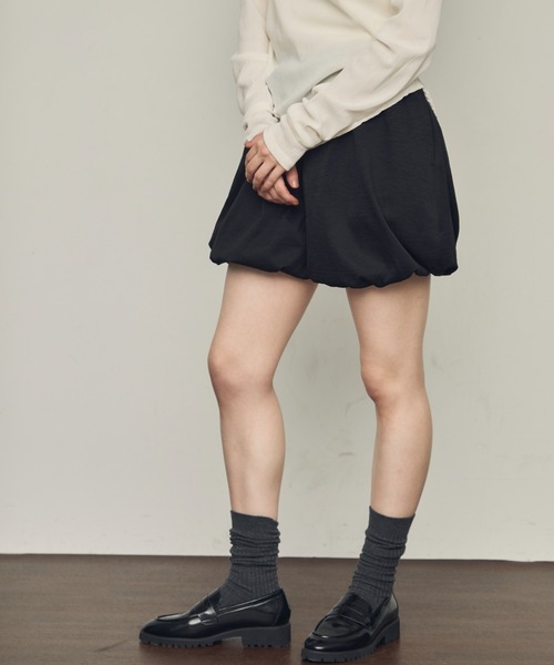 Trish(トリッシュ)の「バルーンミニパンツ(その他パンツ・レディース・アイボリー/ブラック・MEDIUM)」の5枚目の写真