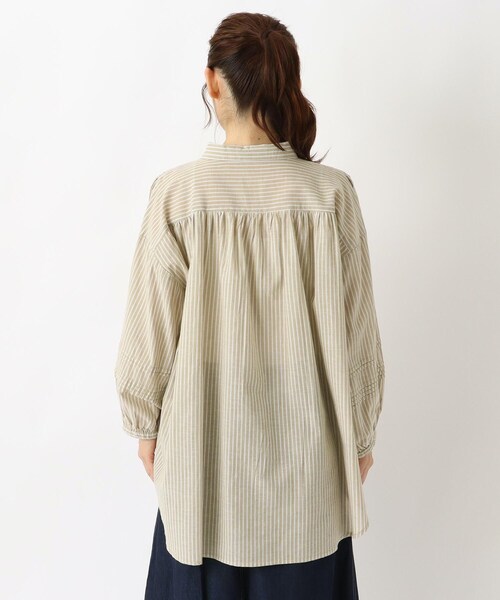 one'sterrace（ワンズテラス）の「袖ピンタック入りブラウス（シャツ/ブラウス・レディース・オリーブ系3/ブラック系8/アイボリー系8・02）」の6枚目の写真