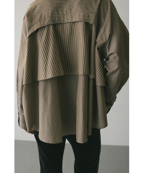 STYLEMIXER（スタイルミキサー）の「ティアードフリルシャツ（シャツ/ブラウス・レディース・ホワイト/ベージュ系その他/ブルー系その他・FREE）」の4枚目の写真