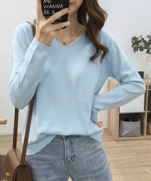 Beststore（ベストストア）の「【13色展開】”春秋ニットソー”　長袖　Vネックニットプルオーバー（ニット/セーター・レディース・ダークグリーン/レッド/ブラック/ベージュ/キャメル/ネイビー/イエロー/ライトベージュ/ライトピンク/ホワイト/グレー/ブラウン/スカイブルー・FREE）」の8枚目の写真