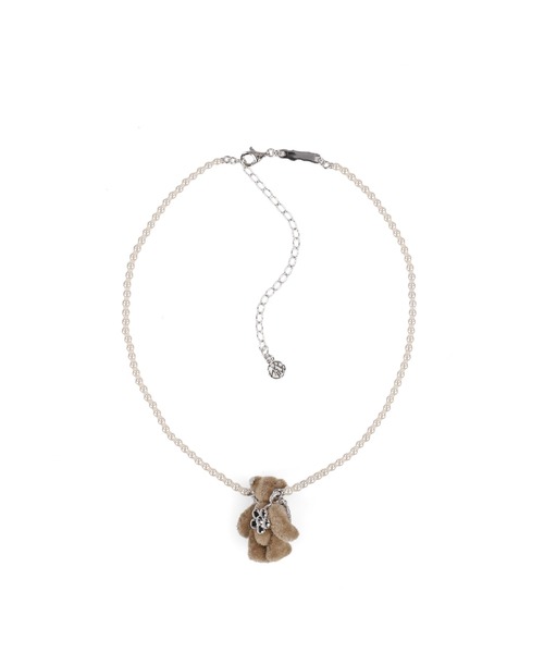 YVMIN(イヴミン)の「SQUARE STONE PLUSH BEAR PEARL NECKLACE(ネックレス・レディース・ホワイト・OS)」の2枚目の写真