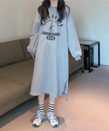 maison de LATIR（メゾンドラティール）の「ビッグロゴスウェットワンピース（ワンピース）」