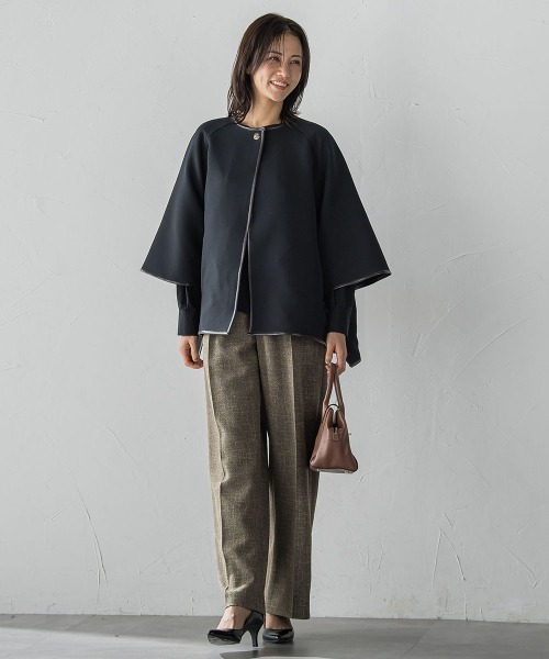 LAUTREAMONT(ロートレアモン)の「ライトポンチョジャケット ≪手洗い可能≫(ノーカラージャケット・レディース・ベージュ/ブラック・9号)」の12枚目の写真
