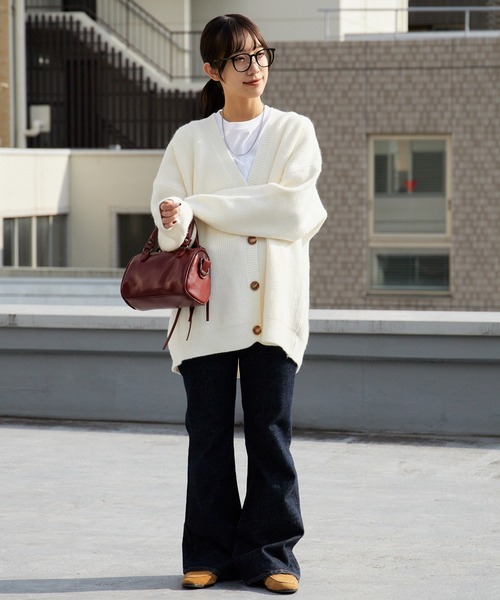 AO2（アオズ）の「Wool Knit V-Neck Cardigan / ウール ニット Vネック カーディガン（カーディガン/ボレロ・レディース・チャコール/ホワイト/ブラウン/ブラック・FREE）」の18枚目の写真