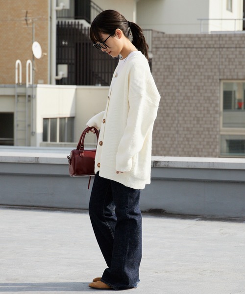 AO2（アオズ）の「Wool Knit V-Neck Cardigan / ウール ニット Vネック カーディガン（カーディガン/ボレロ・レディース・チャコール/ホワイト/ブラウン/ブラック・FREE）」の7枚目の写真