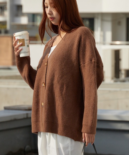 AO2（アオズ）の「Wool Knit V-Neck Cardigan / ウール ニット Vネック カーディガン（カーディガン/ボレロ・レディース・チャコール/ホワイト/ブラウン/ブラック・FREE）」の21枚目の写真