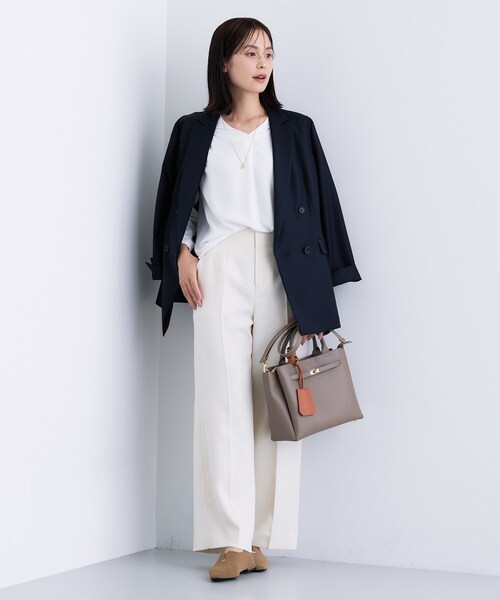 INDIVI(インディヴィ)の「【通勤/イージーケア】Vネック ジョーゼットブラウス(シャツ/ブラウス・レディース・ホワイト/ホワイト系3・05/13/15 /19/36/38/40/03)」の16枚目の写真