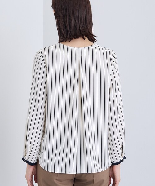 INDIVI(インディヴィ)の「【通勤/イージーケア】Vネック ジョーゼットブラウス(シャツ/ブラウス・レディース・ホワイト/ホワイト系3・05/13/15 /19/36/38/40/03)」の10枚目の写真