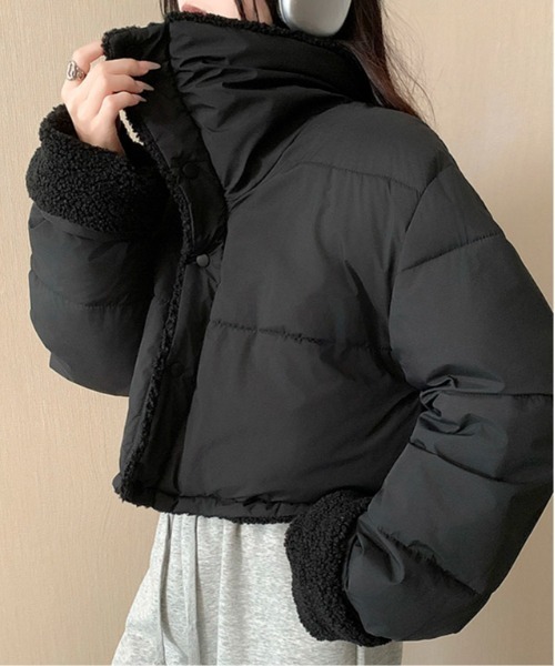 Maison Calme（メゾンカルム）の「【リバーシブル】ショート丈中綿ボアジャケット　軽量（ダウンジャケット/コート・レディース・ブラック/ホワイト/ベージュ/グレー・M/L）」の11枚目の写真