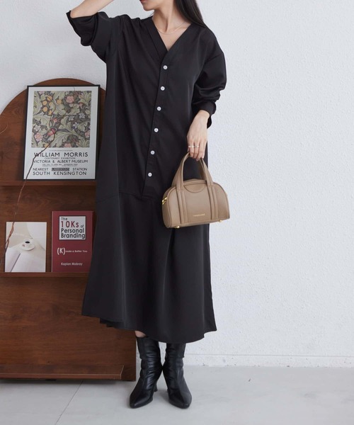 MAISON DE THERESE（メゾン ド テレーズ）の「Vネックルーズシルエット長袖ボリュウーロングワンピース（ワンピース・レディース・ブラック/グリーン/ネイビー・FREE）」の19枚目の写真