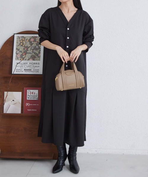 MAISON DE THERESE（メゾン ド テレーズ）の「Vネックルーズシルエット長袖ボリュウーロングワンピース（ワンピース・レディース・ブラック/グリーン/ネイビー・FREE）」の20枚目の写真