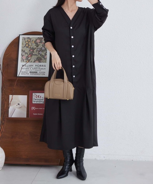MAISON DE THERESE（メゾン ド テレーズ）の「Vネックルーズシルエット長袖ボリュウーロングワンピース（ワンピース・レディース・ブラック/グリーン/ネイビー・FREE）」の21枚目の写真