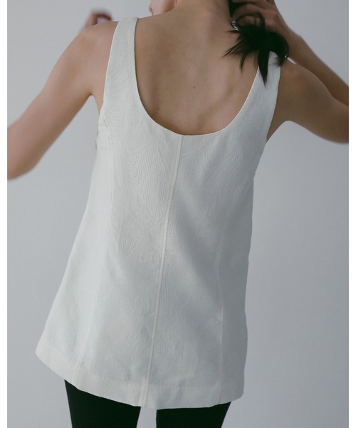 anuke（アンヌーク）の「Jacquard Square Tunic（タンクトップ・レディース・アイボリー/ネイビー・FREE）」の4枚目の写真