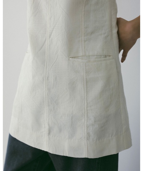 anuke（アンヌーク）の「Jacquard Square Tunic（タンクトップ・レディース・アイボリー/ネイビー・FREE）」の8枚目の写真