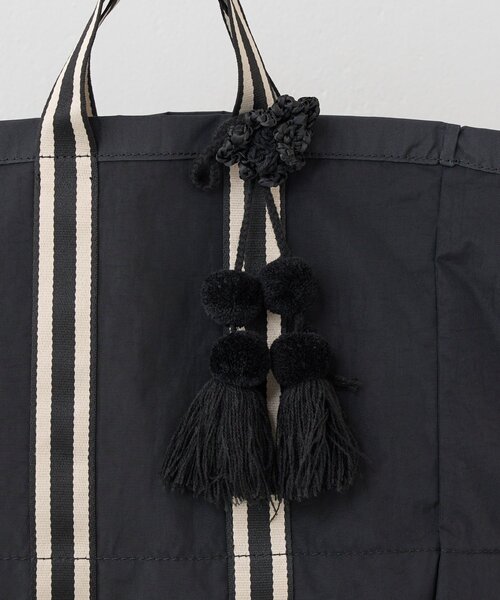 BEARDSLEY（ビアズリー）の「《FRIPIER》チャーム付きクレイジートート（トートバッグ・レディース・キャメル/ブラック・FREE）」の4枚目の写真