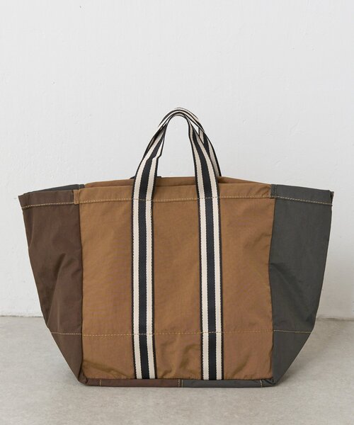 BEARDSLEY（ビアズリー）の「《FRIPIER》チャーム付きクレイジートート（トートバッグ・レディース・キャメル/ブラック・FREE）」の10枚目の写真