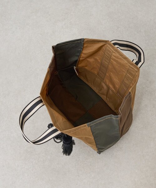 BEARDSLEY（ビアズリー）の「《FRIPIER》チャーム付きクレイジートート（トートバッグ・レディース・キャメル/ブラック・FREE）」の14枚目の写真