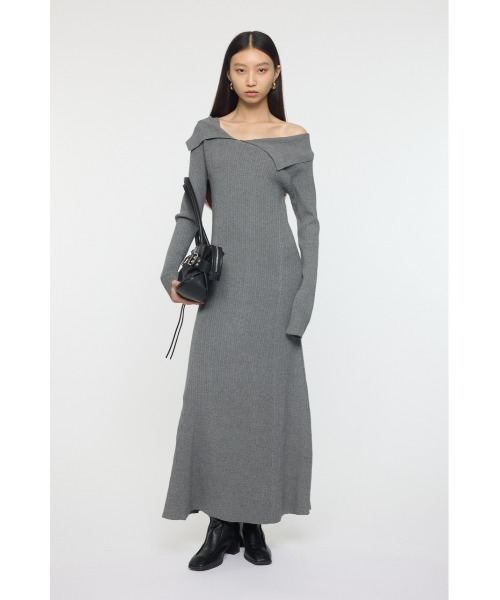 MOUSSY(マウジー)の「ASYMMETRY COLLAR ニットドレス(ワンピース・レディース・ネイビー/杢グレー/ブラック・2/1)」の5枚目の写真