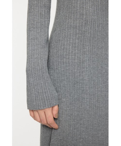 MOUSSY(マウジー)の「ASYMMETRY COLLAR ニットドレス(ワンピース・レディース・ネイビー/杢グレー/ブラック・2/1)」の11枚目の写真