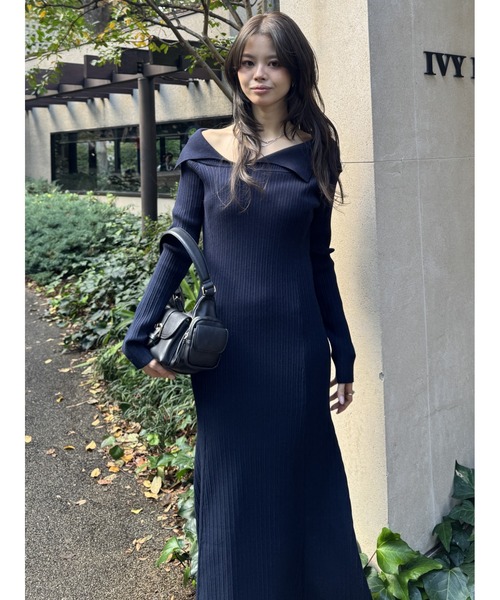 MOUSSY(マウジー)の「ASYMMETRY COLLAR ニットドレス(ワンピース・レディース・ネイビー/杢グレー/ブラック・2/1)」の21枚目の写真