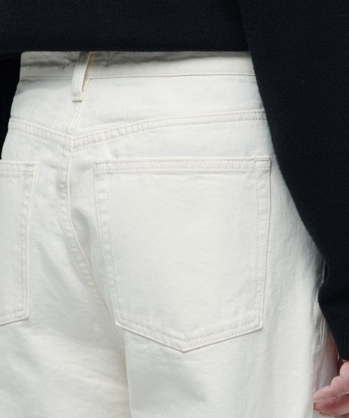 MUSINSA STANDARD（ムシンサスタンダード）の「ワンタックルーズテーパードデニムパンツ[クリーム]（デニムパンツ・メンズ・その他・29/32/31/33/26/27/28/40/38/42/36/34）」の7枚目の写真