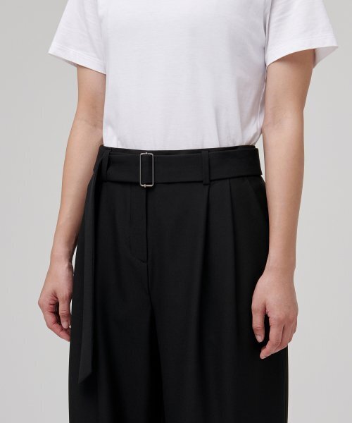 MUSINSA STANDARD WOMAN（ムシンサスタンダードウーマン）の「レディースリアルワイドベルトスラックス[ブラック]（スラックス・レディース・その他・34/32/30/29/31/24/25/26/27/28）」の4枚目の写真