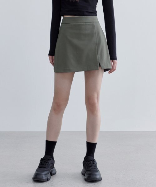 MUSINSA STANDARD WOMAN（ムシンサスタンダードウーマン）の「ウィメンズスリットミニスコート[ライトカーキ]（スカート・レディース・その他・SMALL/MEDIUM/LARGE/X-SMALL）」の3枚目の写真