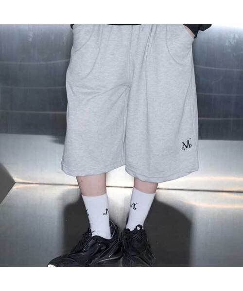 MUCENT(ムセント)の「男女共用バミューダスウェットパンツ7部パンツショートパンツ(ブラック、グレー)(その他パンツ・レディース・ブラック/グレー・FREE)」の2枚目の写真
