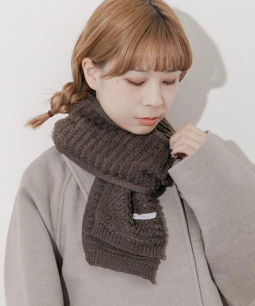 SMELLY（スメリー）の「コンパクトニットマフラー（マフラー・レディース・ベージュ/ブラウン/ブルー・-）」の2枚目の写真