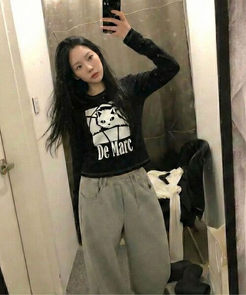 DEMARC(ドゥマーク)の「ブラックキャットステッチセミクロップ長袖Tシャツブラック(Tシャツ/カットソー・レディース・その他・MEDIUM/LARGE)」の18枚目の写真
