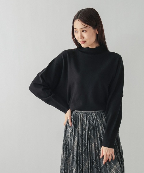 GLOBAL WORK（グローバルワーク）の「フワフワHugmeハイネックチュニック/581165（ニット/セーター・レディース・チャコールグレー/グレー/ダークブラウン/ライトグリーン/ライトベージュ/ブラック・MEDIUM/LARGE）」の9枚目の写真