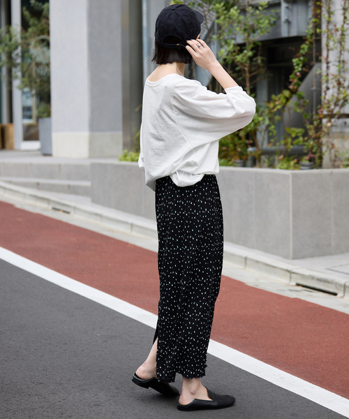 SLOBE IENA（スローブイエナ）の「シアー天竺ニュアンスプルオーバー（Tシャツ/カットソー・レディース・ベージュ/ホワイト/ブラック/ダークパープル・FREE）」の7枚目の写真